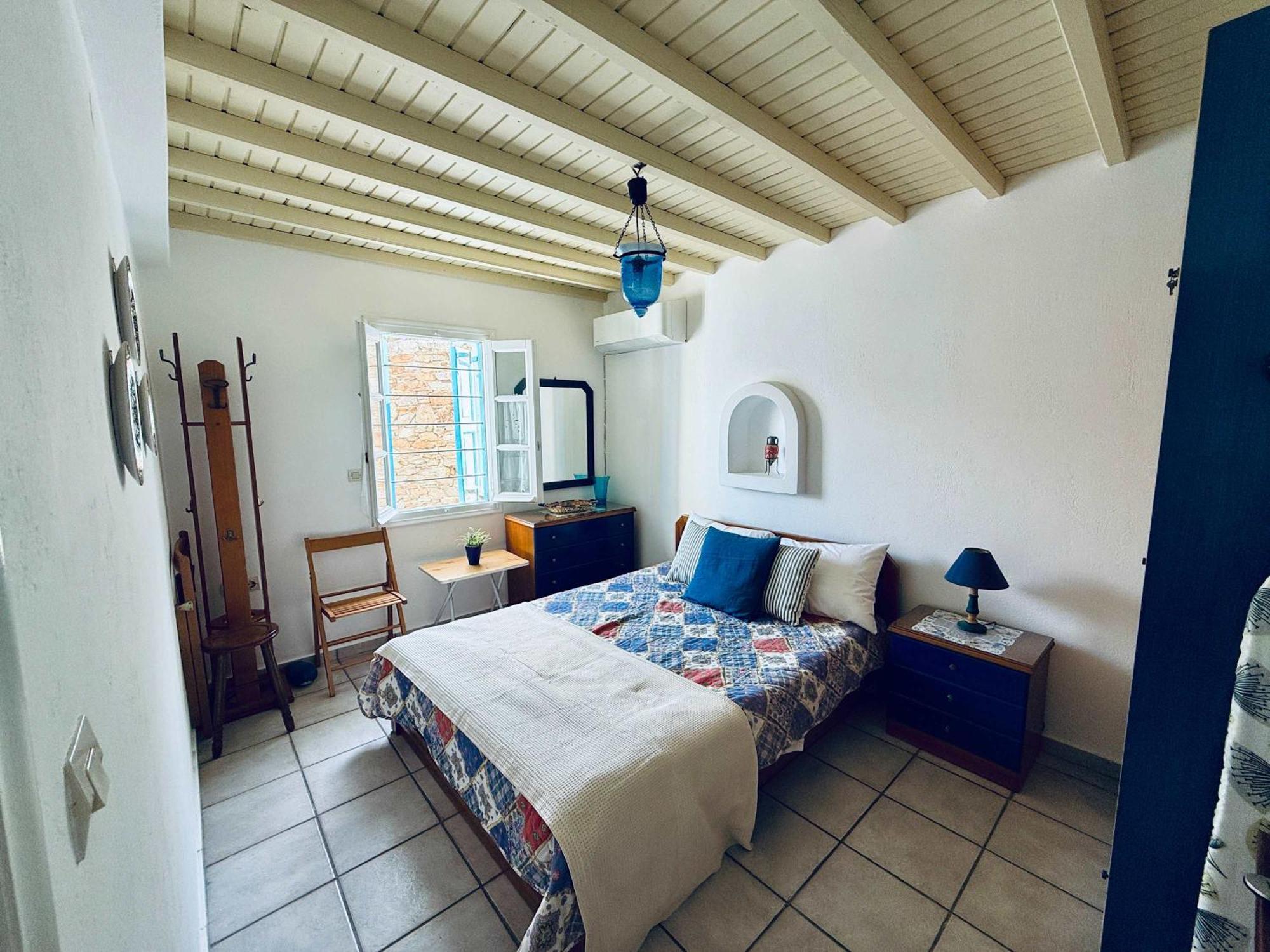 Stylish 2 Bd Escape With Patio At *