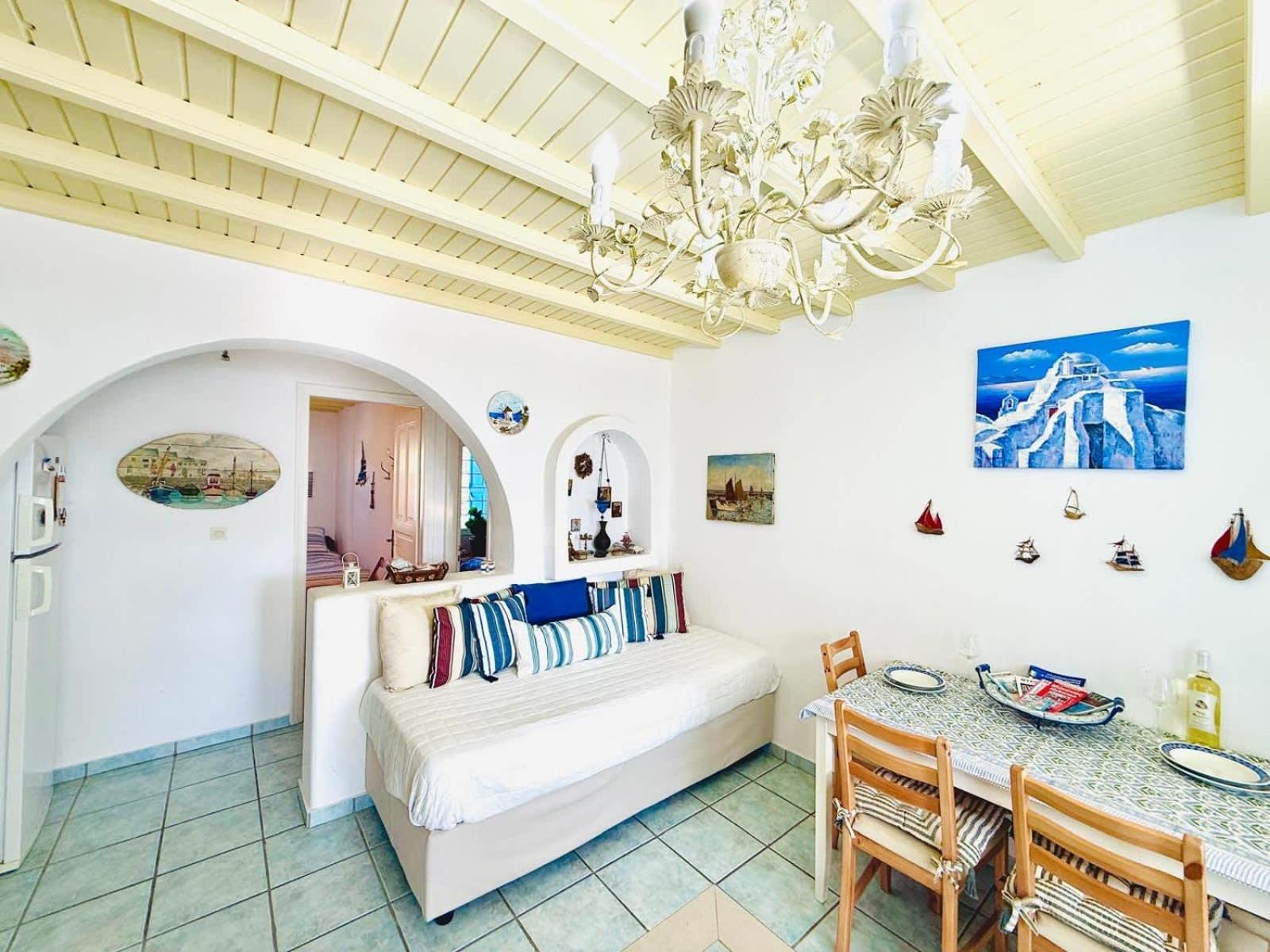 Stylish 2 Bd Escape With Patio At Apartment *
